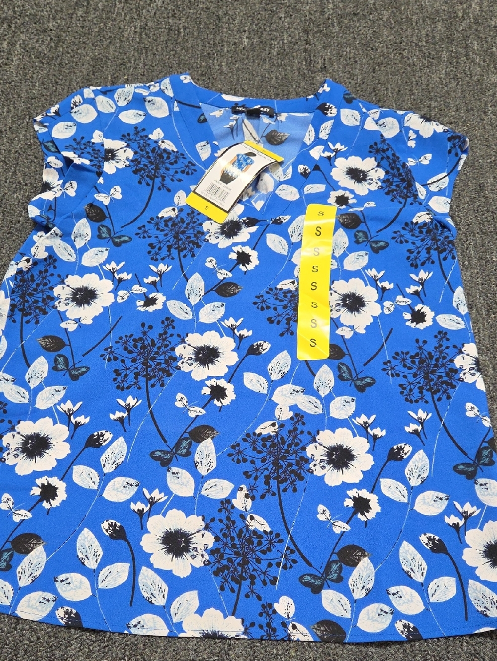 (#1) Hilary Radlry Blue Floral Short Sleeve Blouse